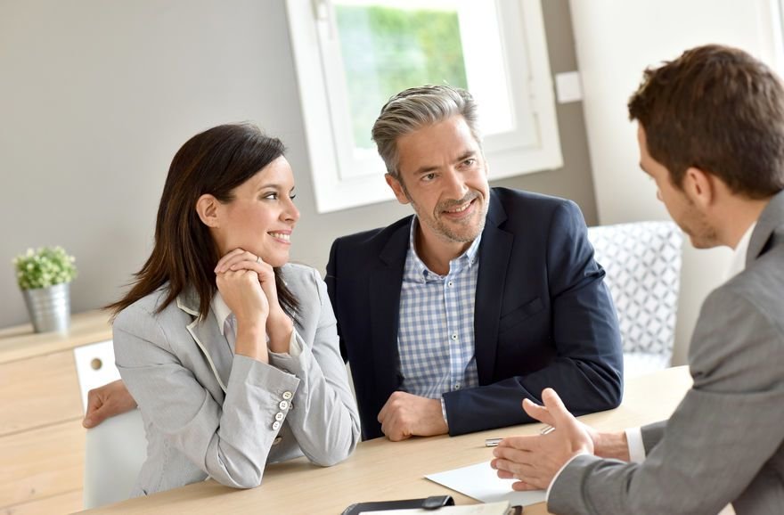 Professioneel team van Credit Wirafinance